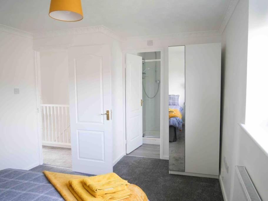 Cosy Four Bed Property With En-Suite Near To Nec Birmingham Airport And The City Buitenkant foto