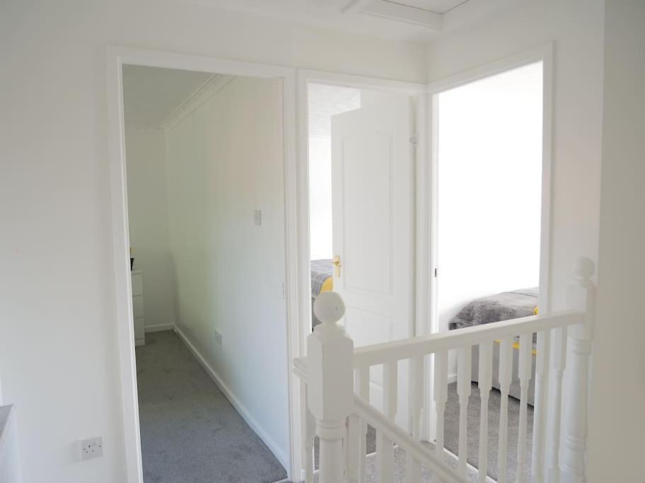 Cosy Four Bed Property With En-Suite Near To Nec Birmingham Airport And The City Buitenkant foto